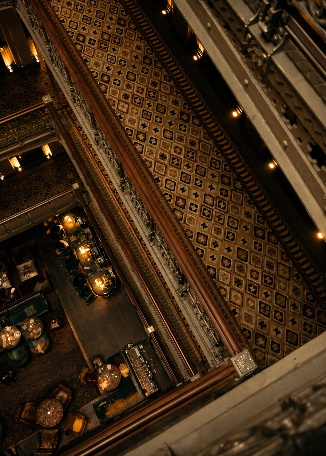 Oud Parisien — Paris After Dark